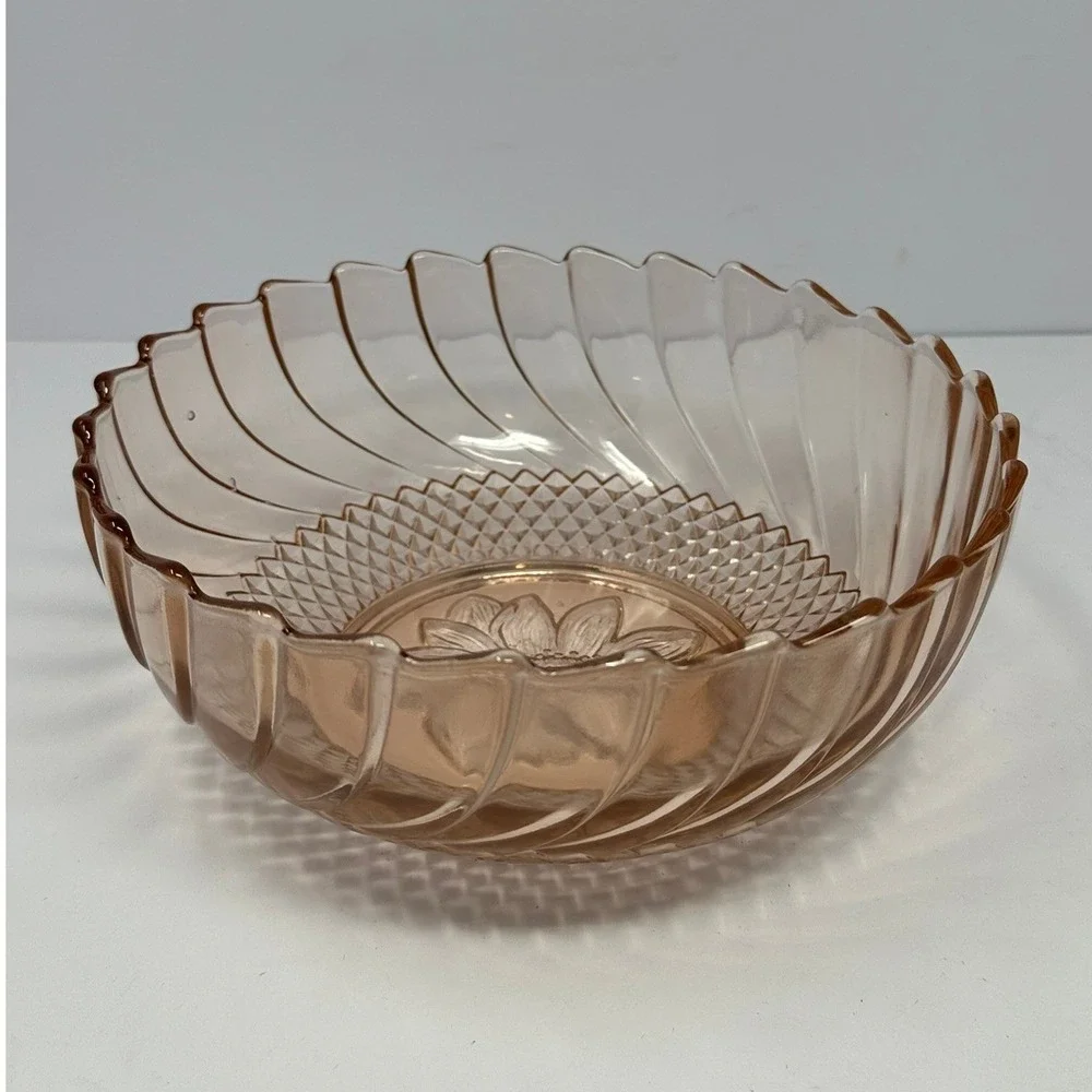 Vintage Pink Depression Glass Sunflower Bowl Swirl Ribbed Diamond Pattern 9 Inch